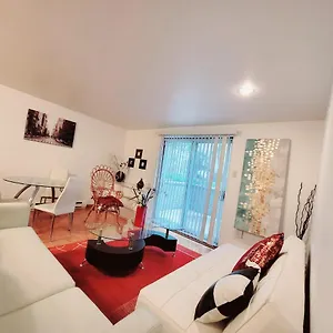 Apartment Superbe 5 Min De Dix30 A 20 Min De Montreal.
