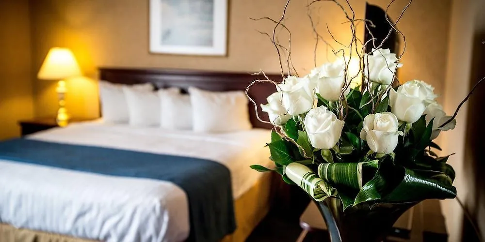 Quality Inn & Suites Brossard 3*,