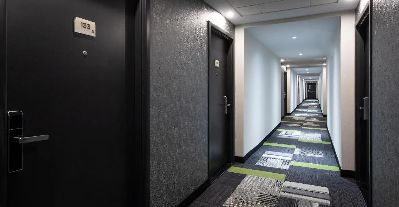 Hotel Quality Inn & Suites Brossard