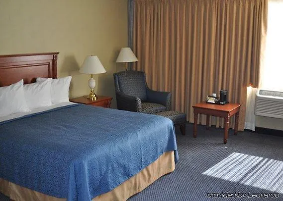 Quality Inn & Suites Brossard 3*,  Canada