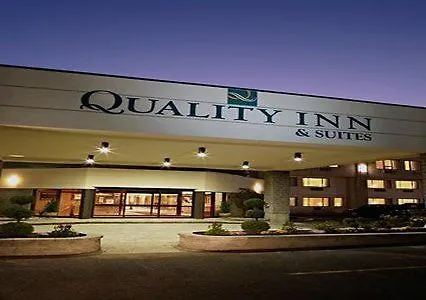 *** Hotel Quality Inn & Suites Brossard Canada