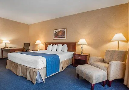 Hotel Quality Inn & Suites Brossard