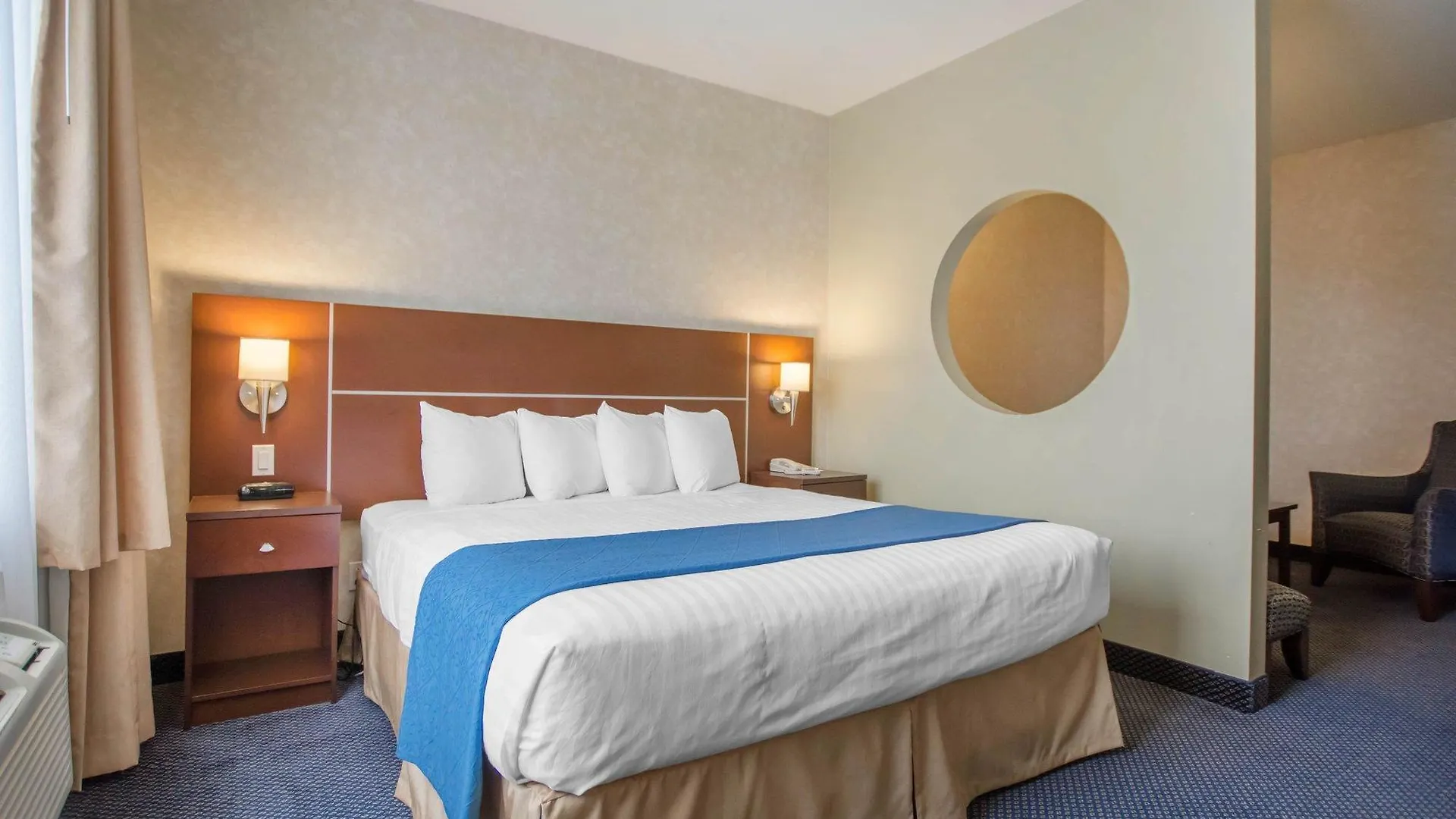 Hotel Quality Inn & Suites Brossard
