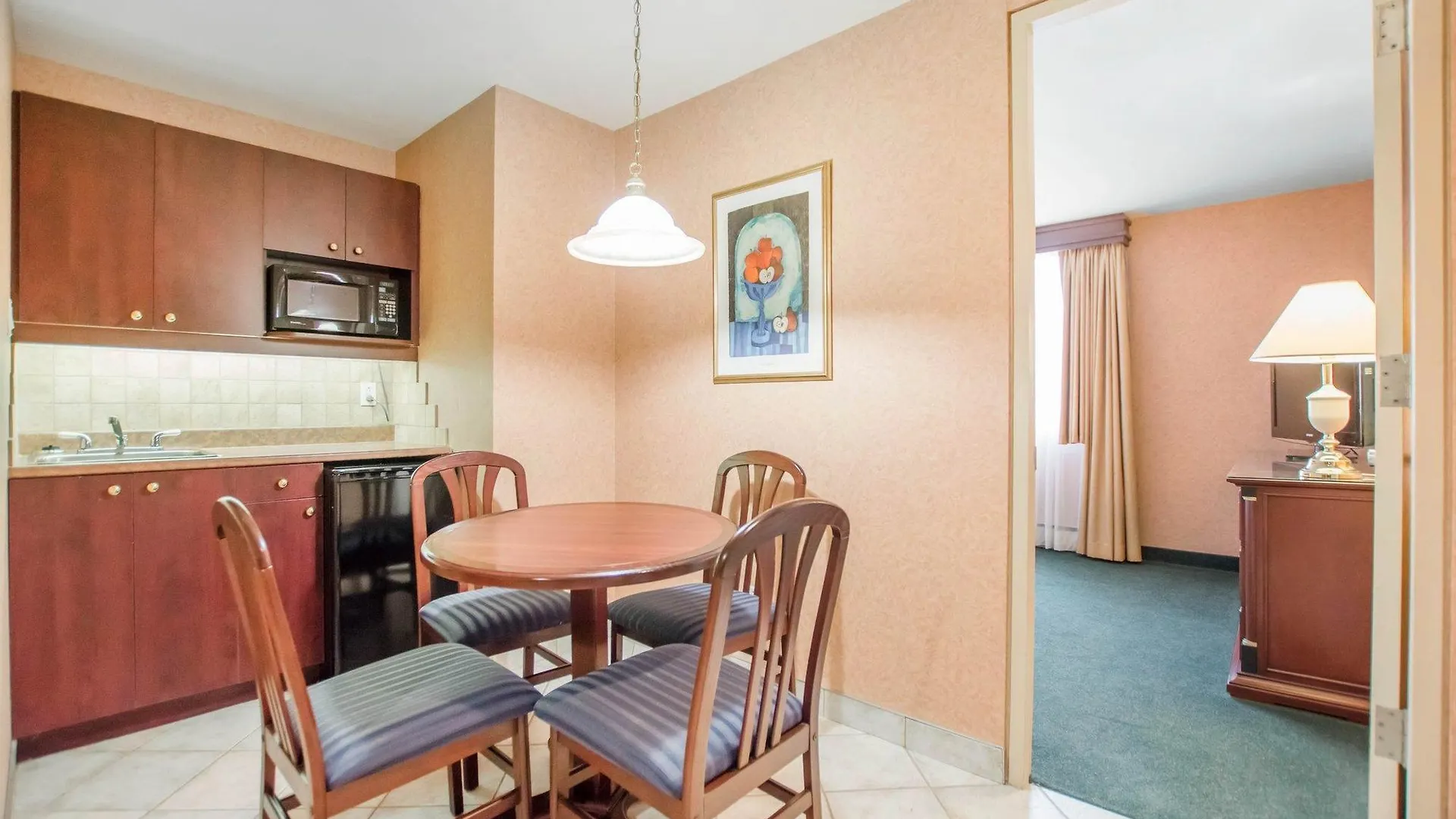 Quality Inn & Suites Brossard 3*,