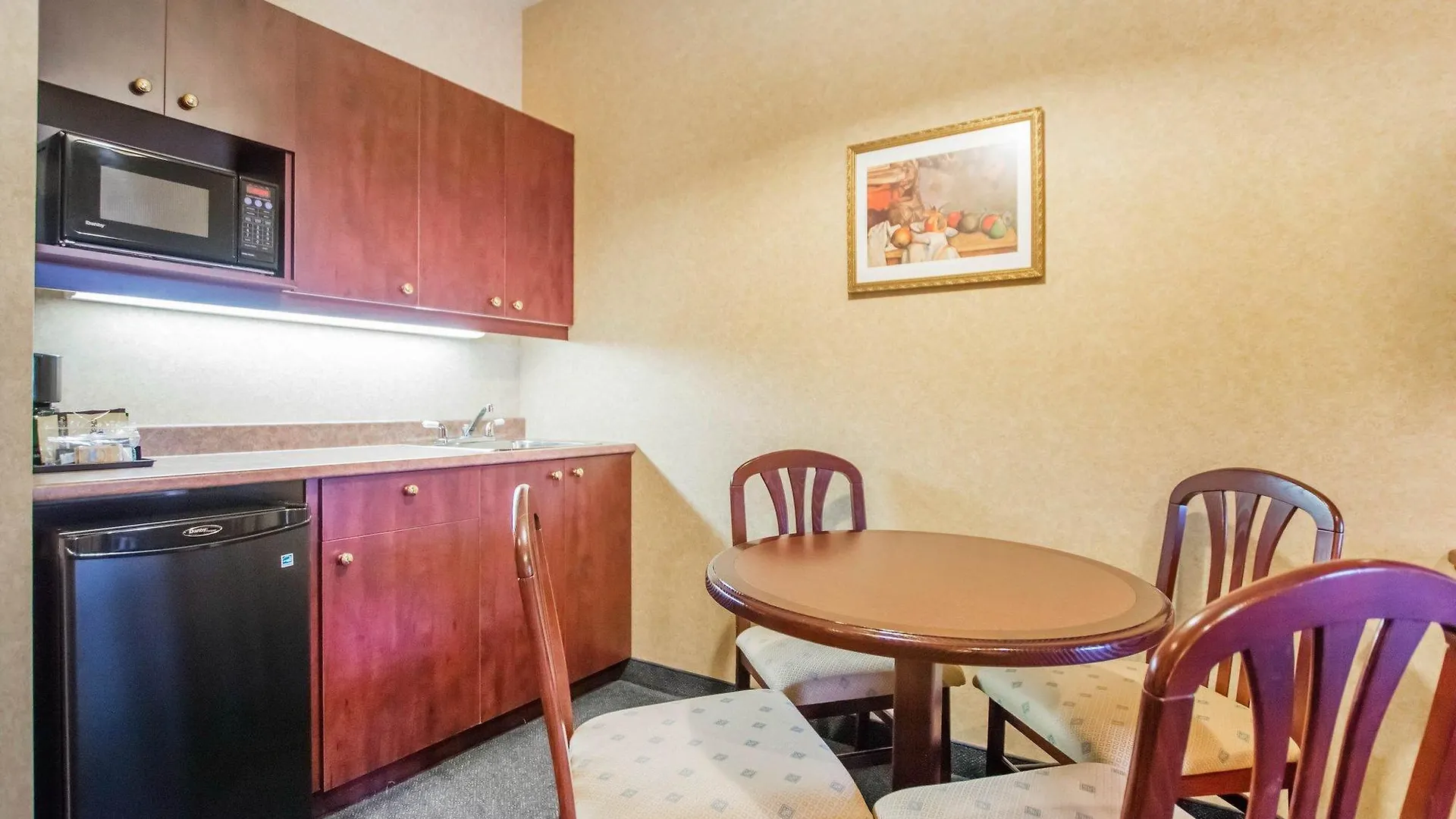 Quality Inn & Suites Brossard