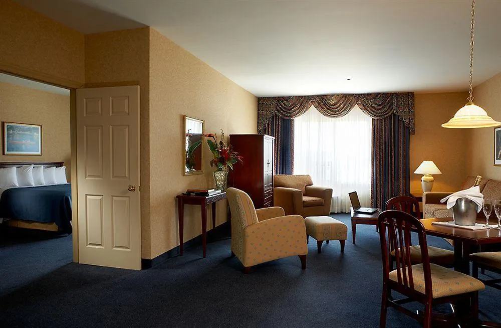 Quality Inn & Suites Brossard 3*,