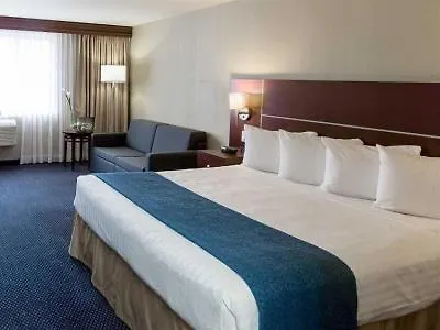 Hotel Quality Inn & Suites Brossard